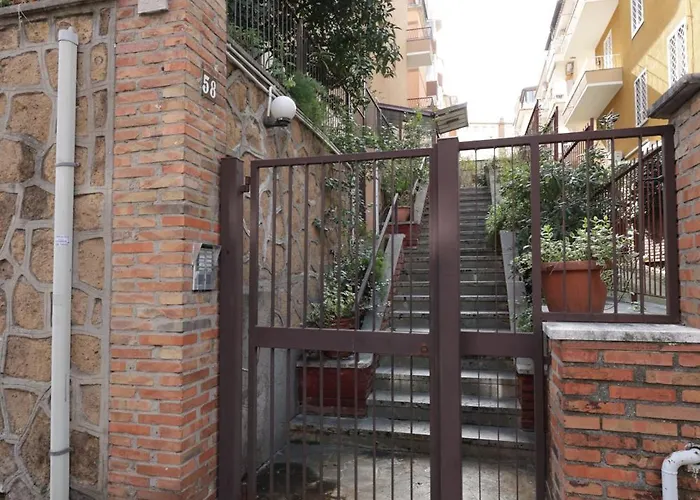 St Pietro Center Near Subway Rome
